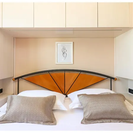 Apartment Luxury Penthouse Roberta *